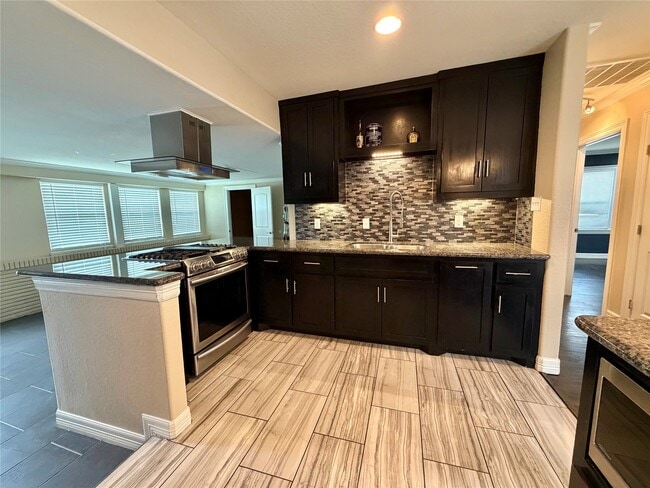 Building Photo - 1932 N Avenue H