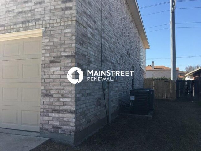 Building Photo - 3563 Saguaro Dr