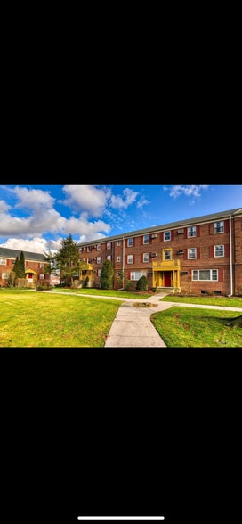 Building Photo - 500 S Center St