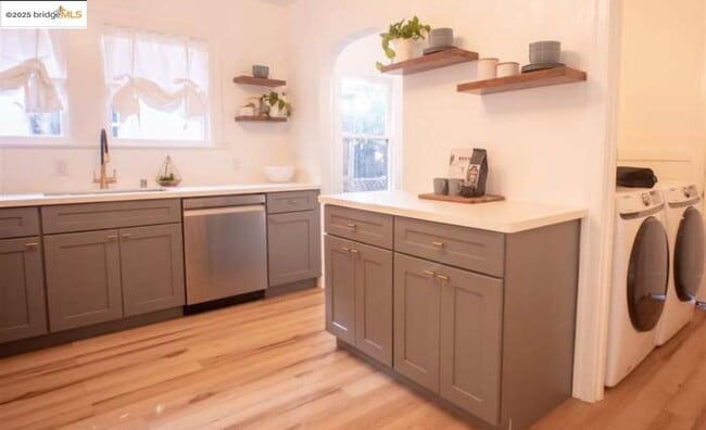 Building Photo - 3373 Arkansas St