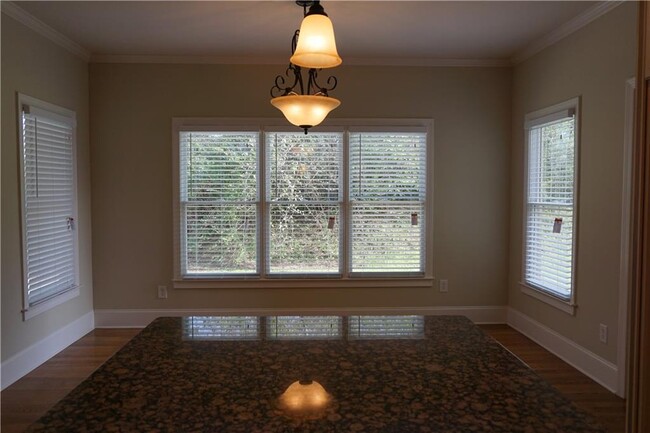 Building Photo - 2597 Stone Manor Dr NE