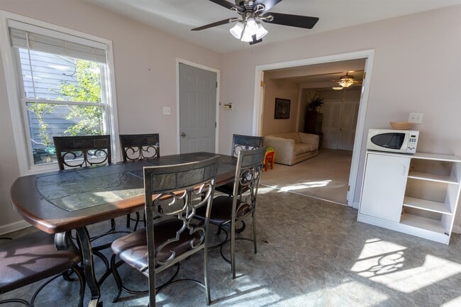 Building Photo - 5454 Brantford Ave