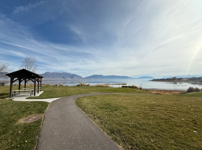 Building Photo - Beautiful 5-Bedroom Home in Saratoga Springs, UT