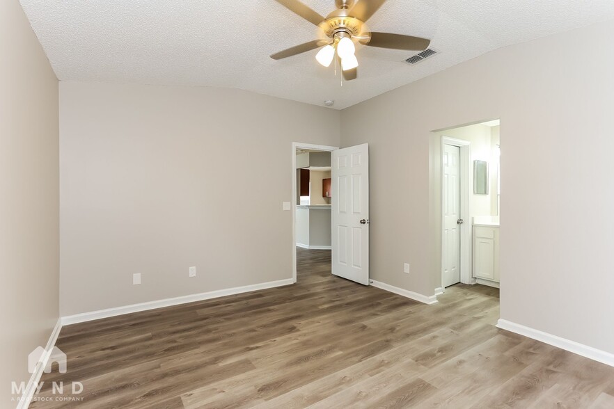 Building Photo - 3442 Volley Dr