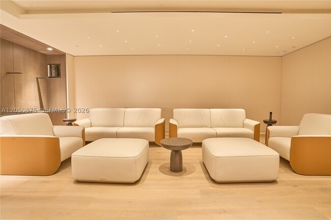 Building Photo - 300 Biscayne Blvd