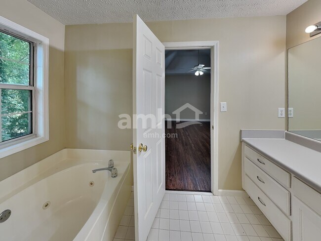 Building Photo - 4837 Baker Plantation Dr
