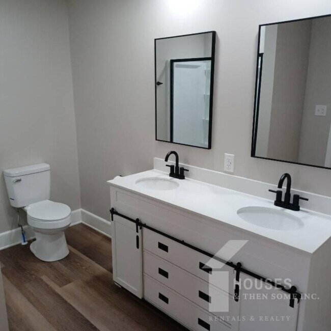 Building Photo - 109 Fleming Ave