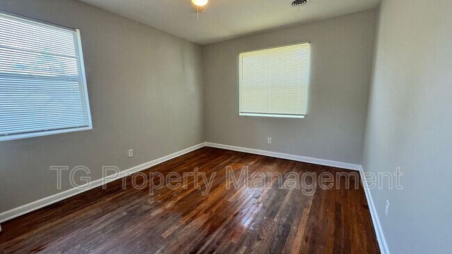 Building Photo - 6536 Anvers Blvd S