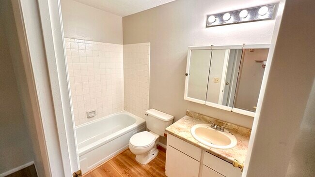 Building Photo - Remodeled 4 Bedroom Townhome!