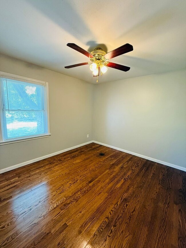 Building Photo - Three bedroom Home for Rent - Florissant