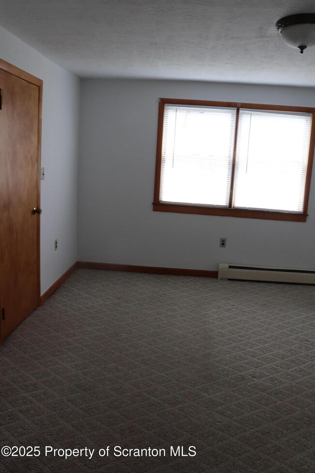 Primary Photo - 112 1st St