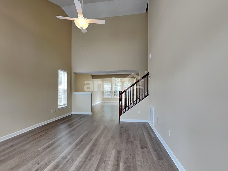 Building Photo - 530 Delaware Crossing