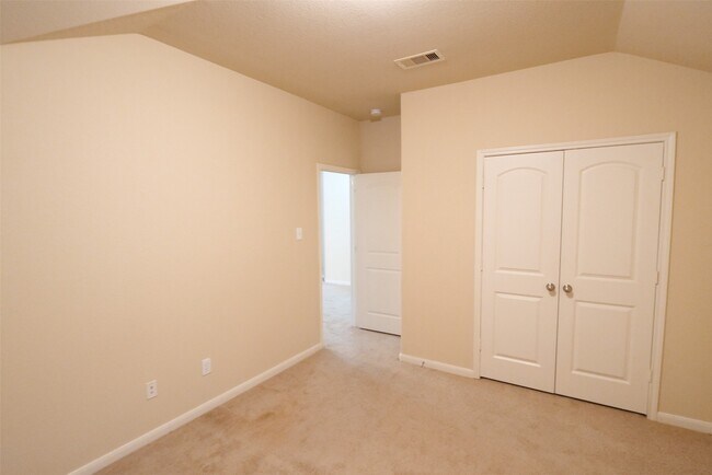 Building Photo - 26427 Longview Creek Dr