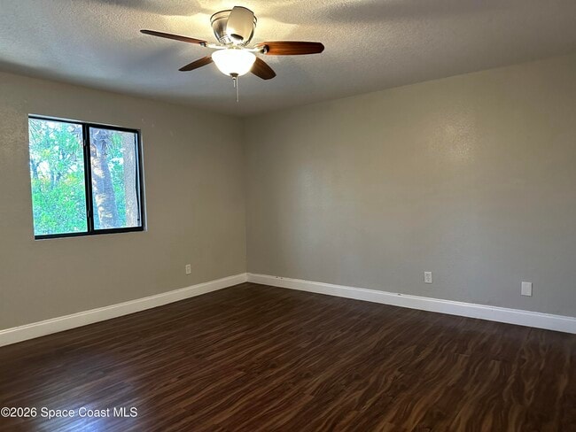 Building Photo - 2101 Forest Knoll Dr NE