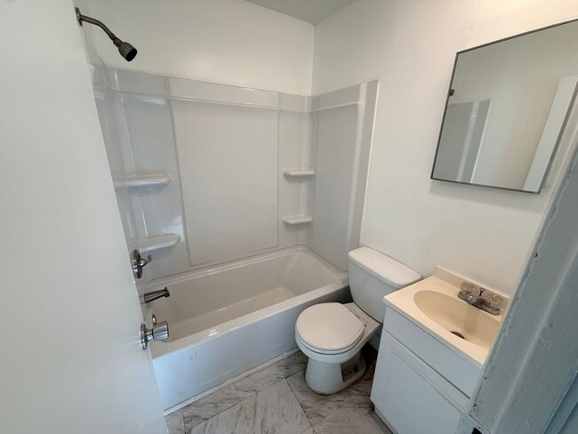 Building Photo - 35 Wentworth St