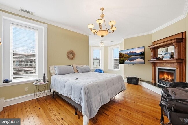 Building Photo - 949 S St NW