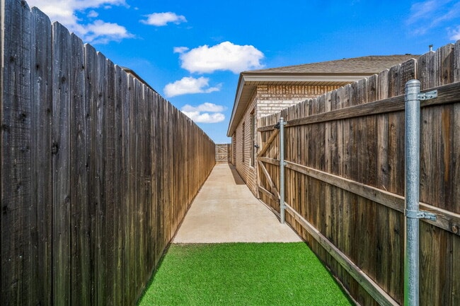 Building Photo - 2541 134th St