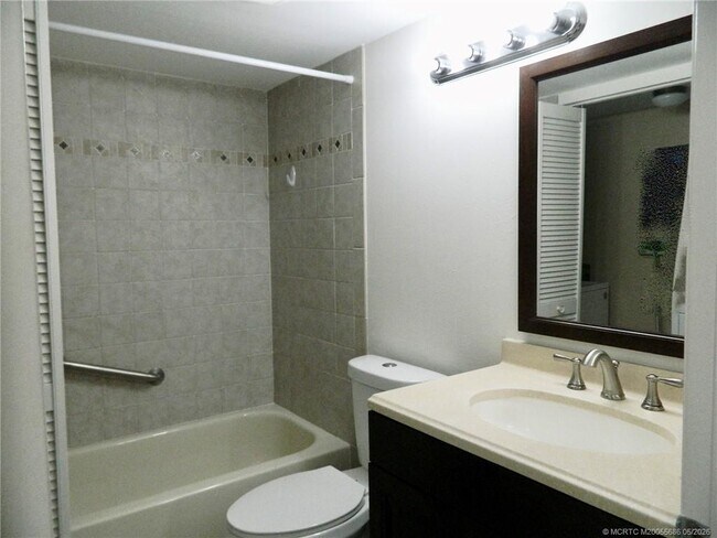 Building Photo - 2506 SE Anchorage Cove