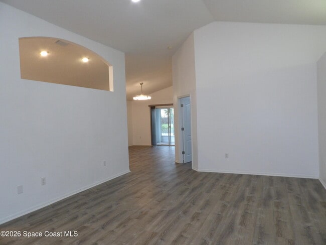 Building Photo - 3685 Kestrel Ct