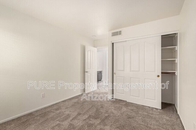 Building Photo - 12406 W Roanoke Ave