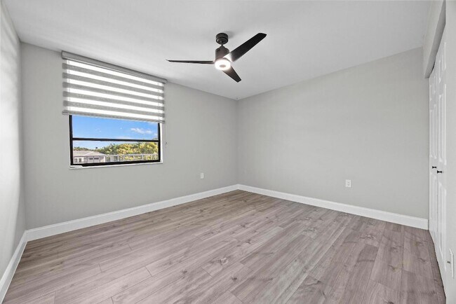 Building Photo - 3716 Whitehall Dr