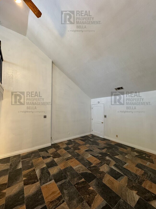 Building Photo - Peaceful Nuevo Living with Gated Driveway, Spacious Layout and Outdoor Living