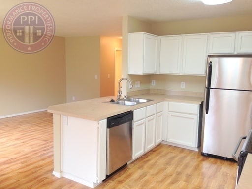 Building Photo - Tigard, Morning Hill - Summer Lake Neighborhood, Pet Friendly