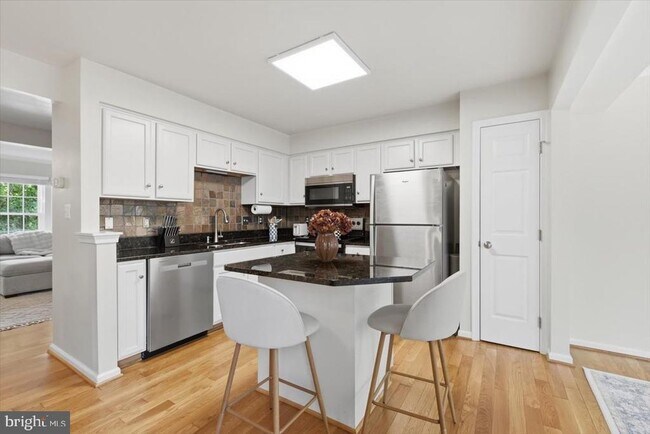 Building Photo - 7049 Rogue Forest Ln