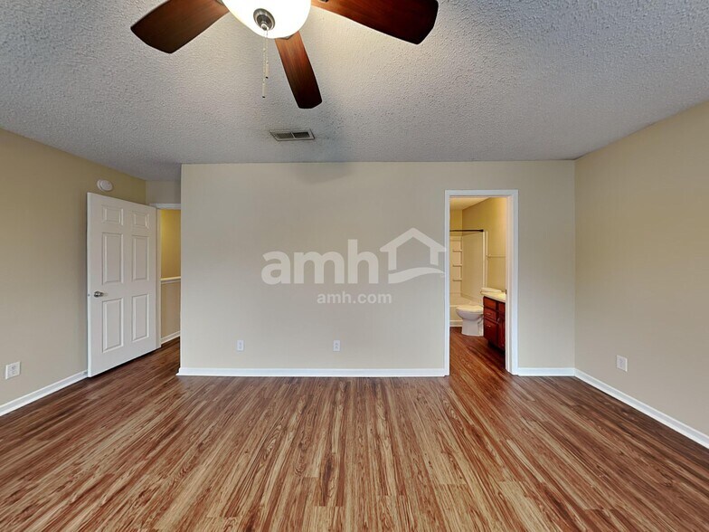 Building Photo - 12671 Republic Dr