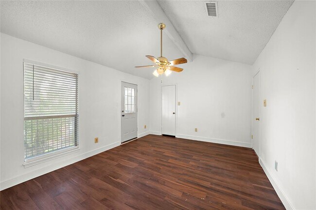 Building Photo - 9308 Westwood Village Dr