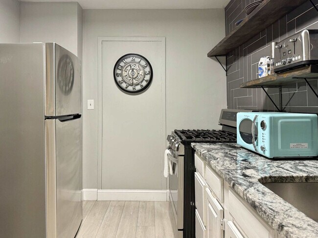 Building Photo - 215 Piedmont Ave NE