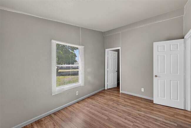 Building Photo - 1341 Flying L Ln