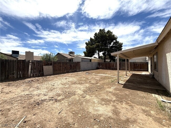 Building Photo - 5625 Ballinger Dr