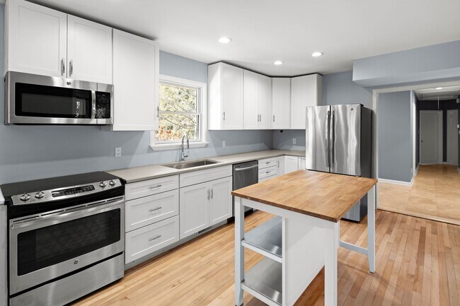 Building Photo - Biltmore Forest Home