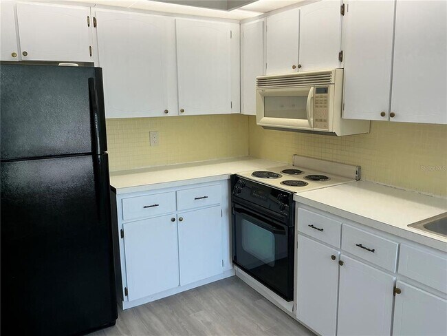 Building Photo - 2207 Belleair Rd