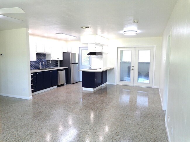 Building Photo - 744 Buttonwood Rd