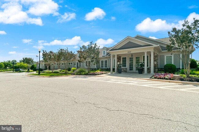 Building Photo - 616 Warbler Walk