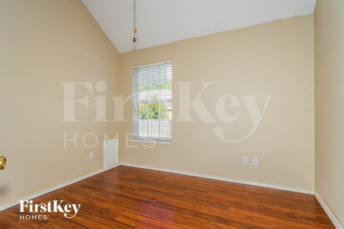 Building Photo - 8713 Briarcrest Dr