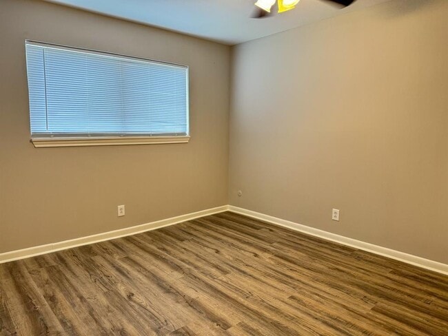 Building Photo - 2101 6th St N