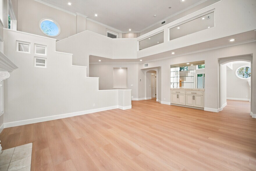 Building Photo - 4324 Park Verdi