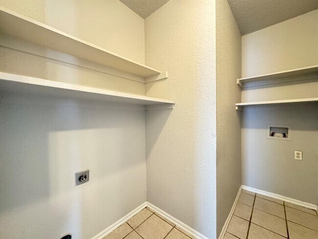 Building Photo - 633 NW 121st St