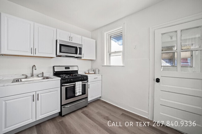 Building Photo - 312 E Eleanor St