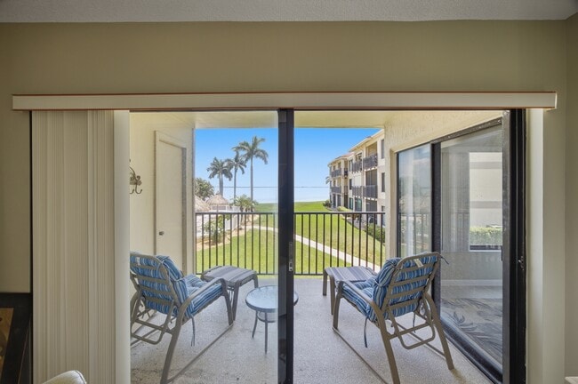 Building Photo - 6322 Palma Del Mar Blvd S