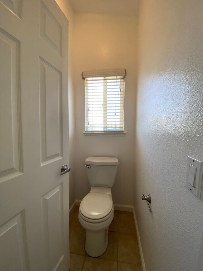 Building Photo - Two Story, Three Bedrooms, Two And A Half Bathrooms In Brookside