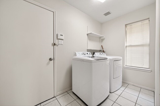 Building Photo - 11347 Corola Trail Dr