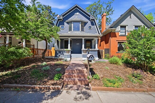 Building Photo - $2,895.95, with $200 Off Cleaning Voucher, 3 Beds - 2 Bath, Single Family Home in Denver with Was...