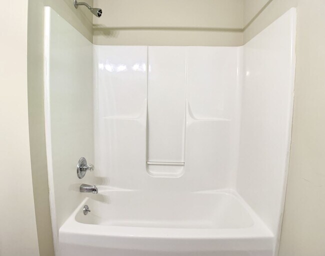 Building Photo - 236 Moncrest Dr