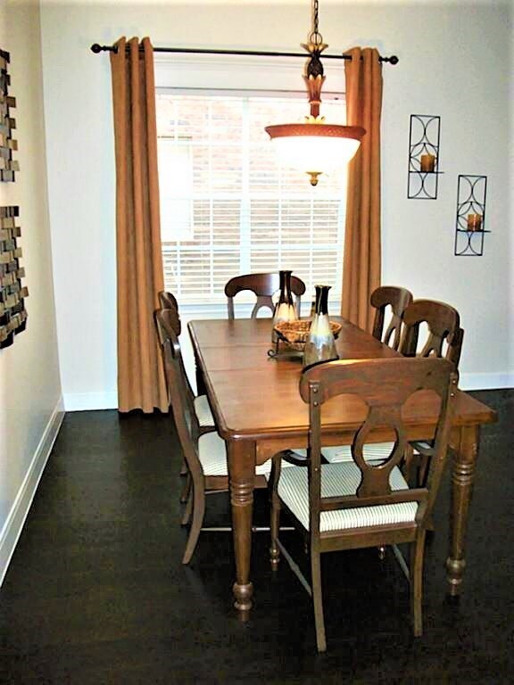 Building Photo - 435 N Rivershire Dr