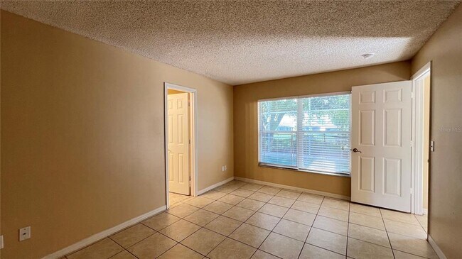 Building Photo - 1547 Oak Hill Trail