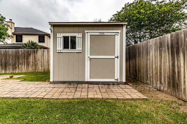 Building Photo - 409 Loch Lomond Dr